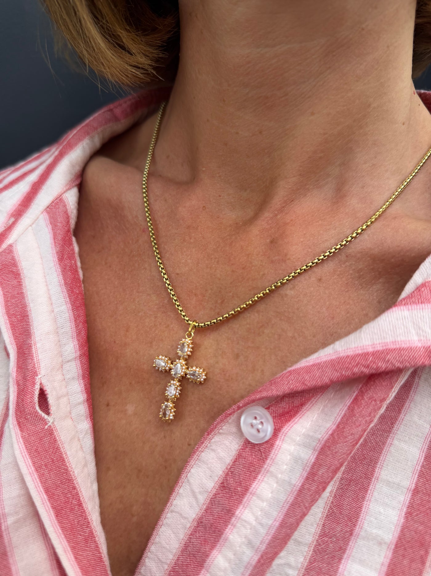 Collier croix et strass