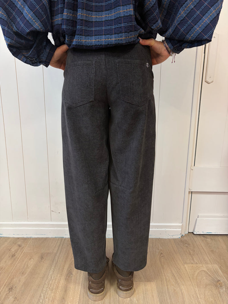 Pantalon please Moro