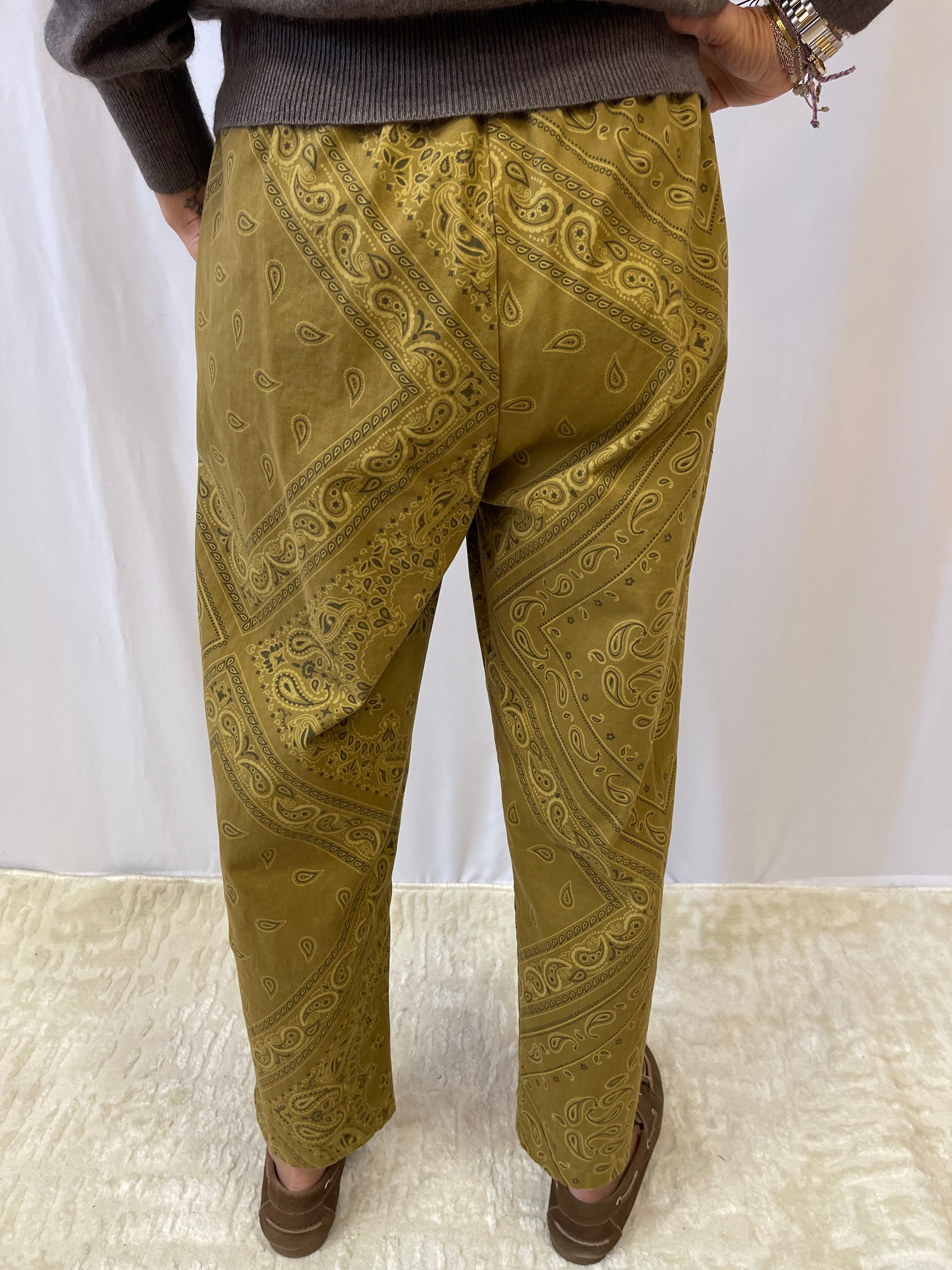 Pantalon de la marque Johanna, modèle Swan, vue de dos