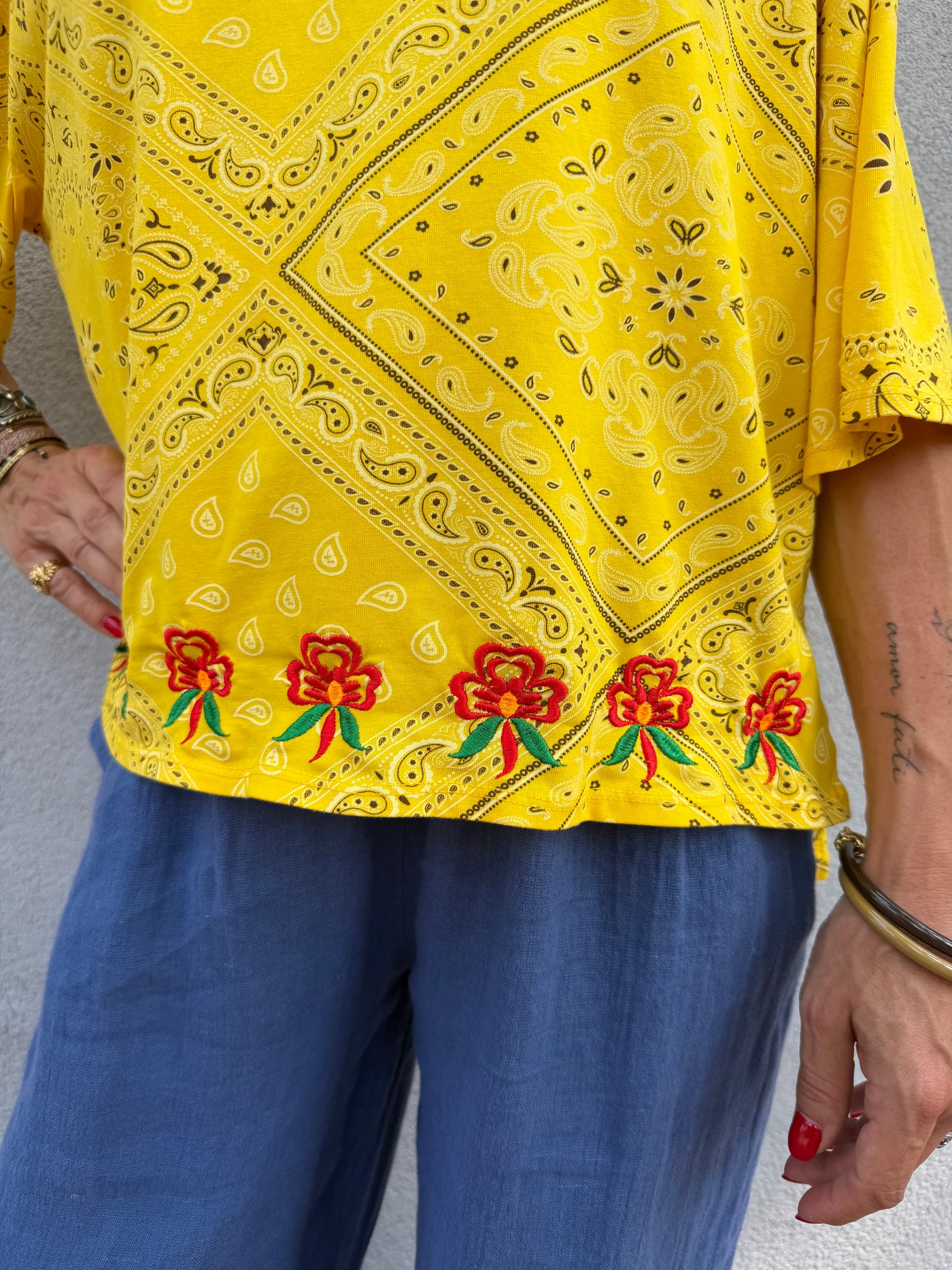 T-shirt Johanna Bindi motif bandana
