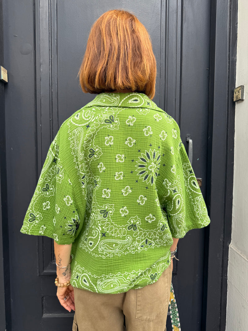Blouse Joe motif bandana