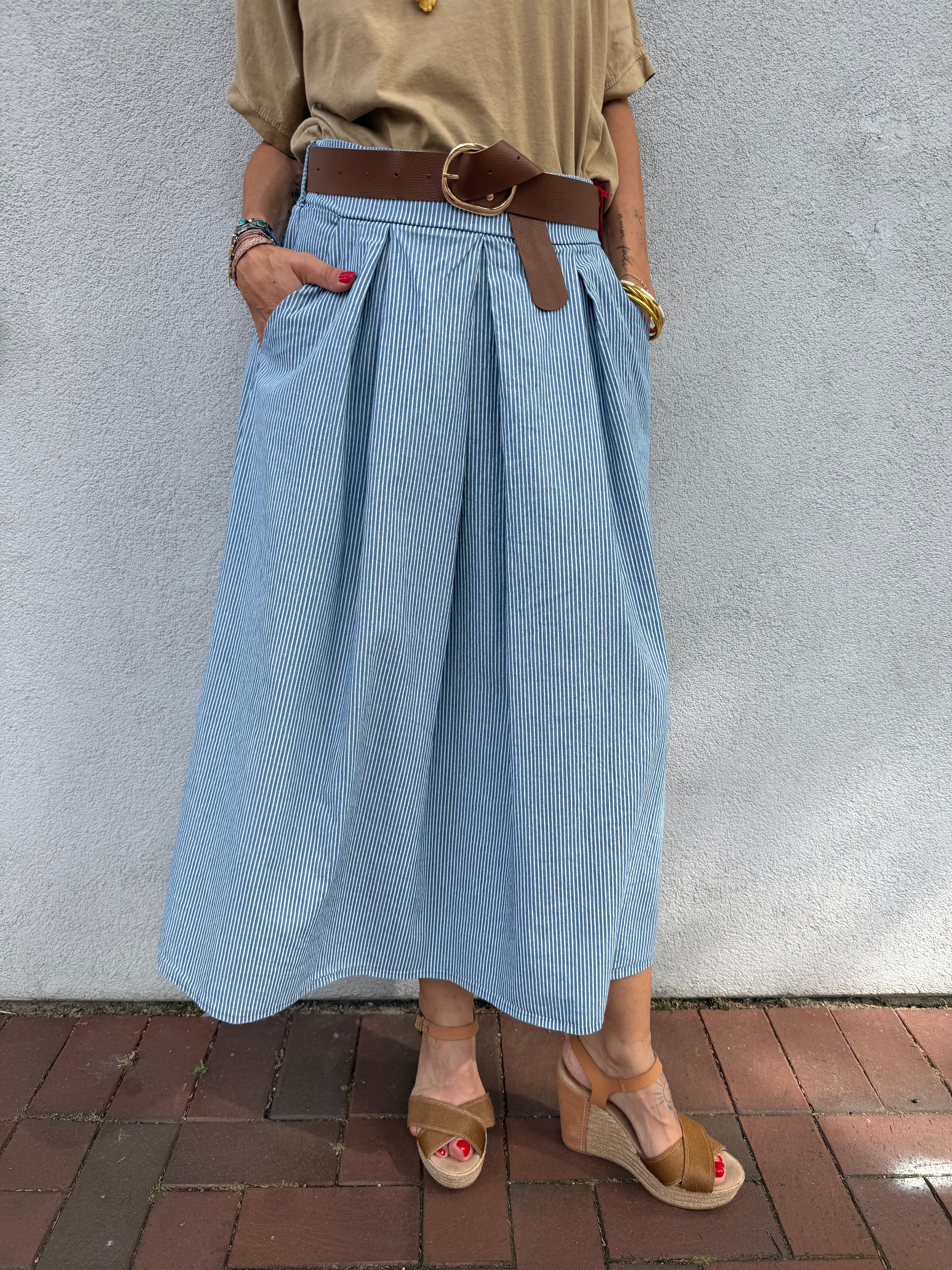 Jupe Johanna Jeanne longue en chambray avec ceinture à rayures