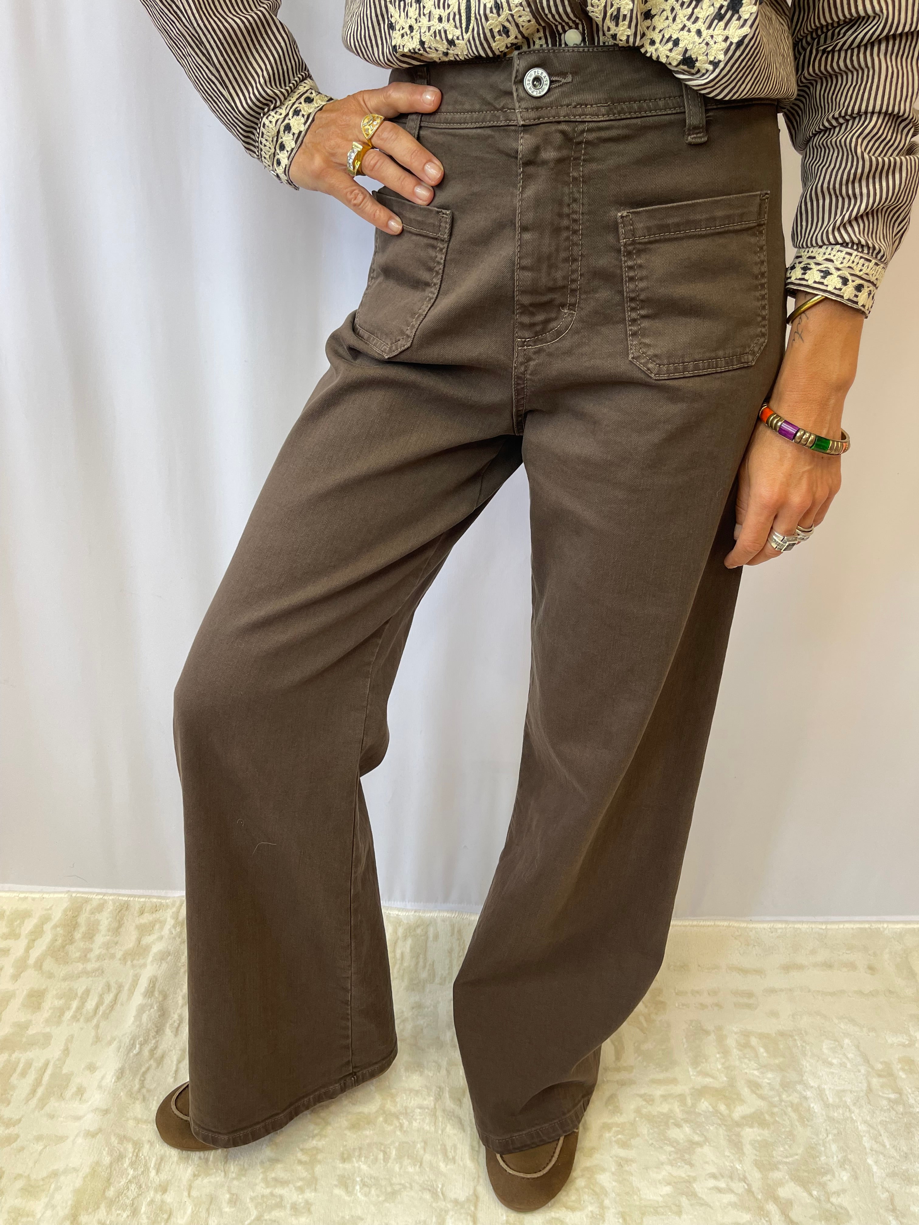 vue de devant du jean please chloé