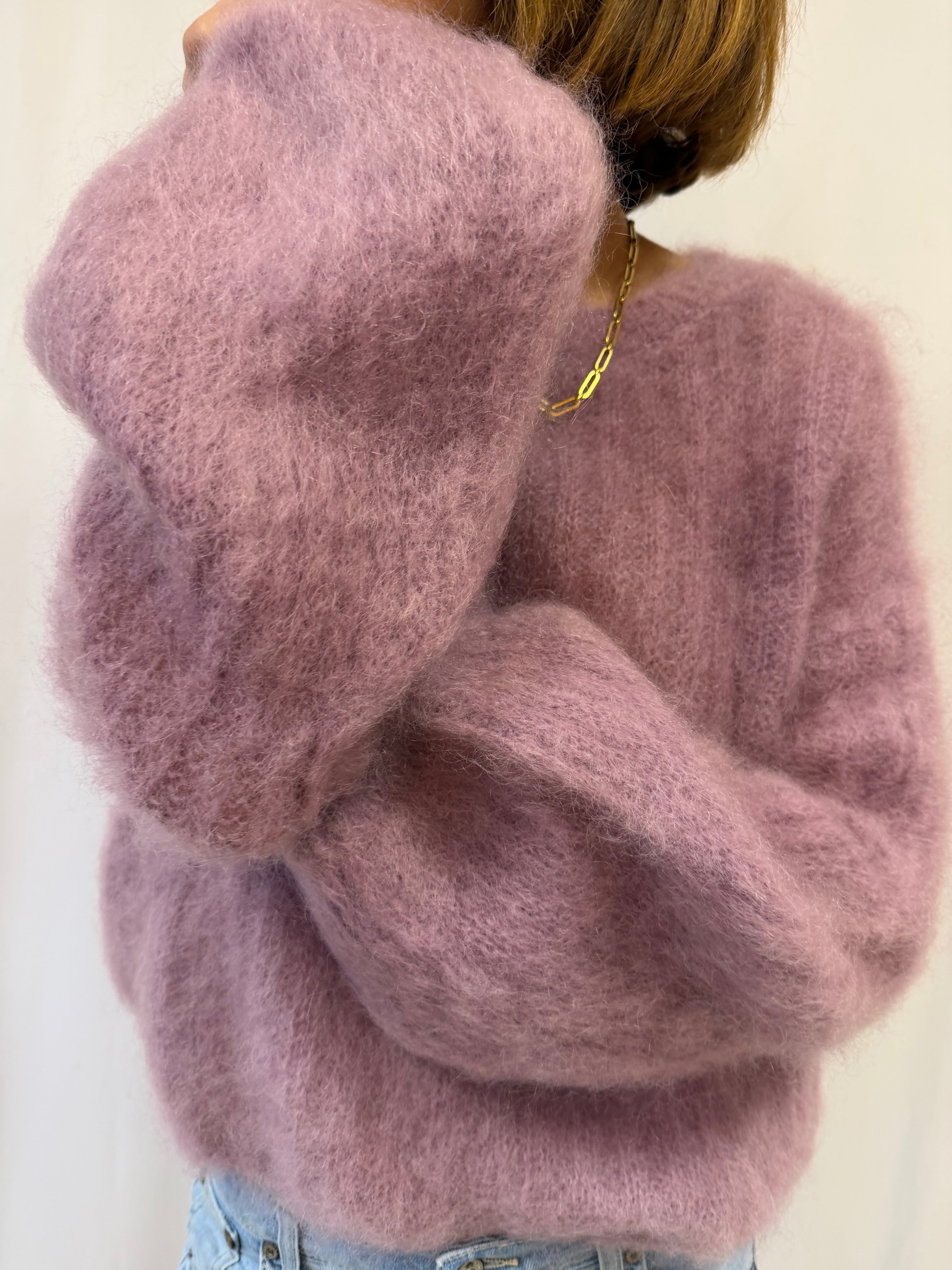 pull bertille close up