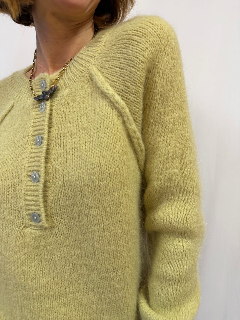 pull pauline anisé vue de pres